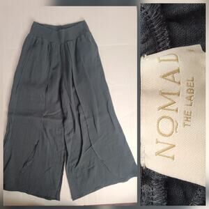 Oma the Label Women's Wide Leg Pants in Charcoal Gray